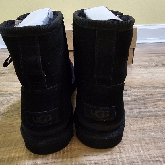 UGG Classic Mini ZipperTape Logo,  size US 8 - Picture 4 of 14
